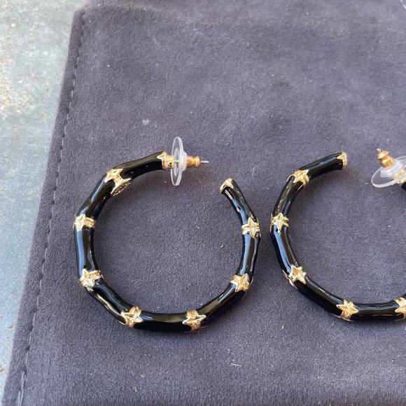 Kenneth Jay Lane Black Bamboo Enamel Hoop Earrings - Picture 5 of 6